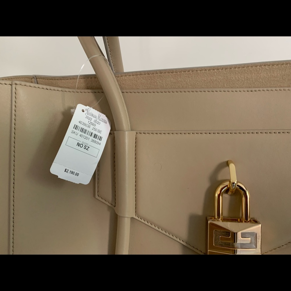 Givenchy tote - Picture 3 of 3